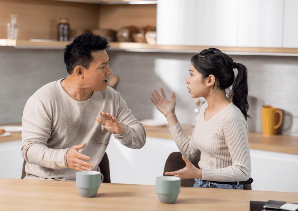 Nằm mơ thấy cãi nhau là số mấy