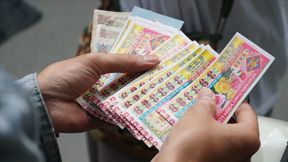 Giải nhất khi 5 chữ số cuối của vé trùng khớp hoàn toàn với dãy số quay được